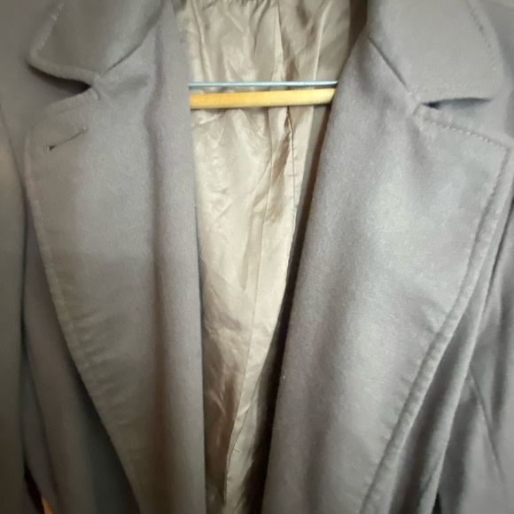 100% wool coat light brown with belt cut at the back - Picture 3 of 9